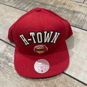 Houston Rockets H-Town Men’s Mitchell & Ness NBA Zig Zag Snapback Hat